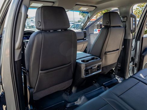 Used 2025 Chevrolet Silverado 2500 LTZ w/ LTZ Convenience Package image 33