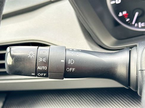 Used 2024 Subaru Crosstrek 2.0i Premium image 14