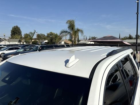 Used 2015 Chevrolet Tahoe LT RWD image 11
