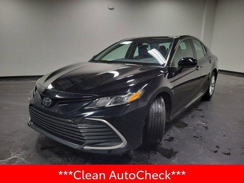 Used 2023 Toyota Camry LE image 4