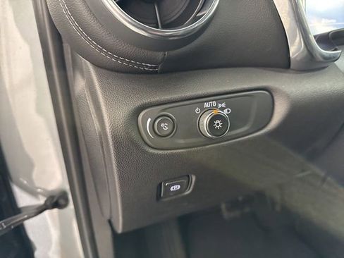 Used 2024 Chevrolet Blazer LT image 23