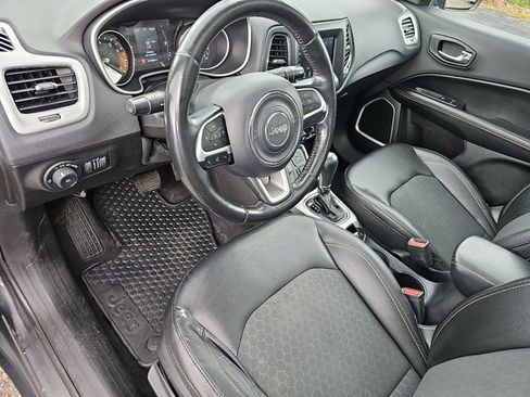 Used 2019 Jeep Compass Latitude w/ Cold Weather Group AWD/4WD image 11