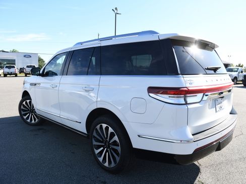 Used 2022 Lincoln Navigator Reserve AWD/4WD image 7
