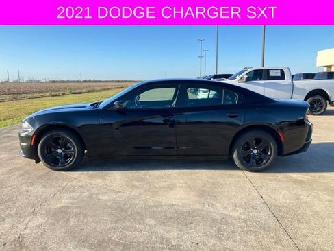 Used 2021 Dodge Charger SXT w/ Leather Interior Group image 4