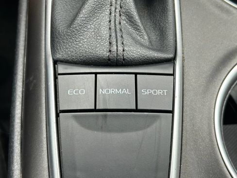 Used 2022 Toyota Camry LE FWD image 24