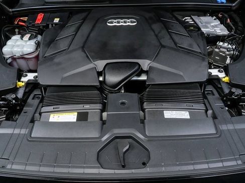 Used 2023 Audi Q8 Prestige w/ Prestige Package image 33