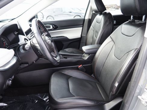 Used 2022 Jeep Compass Limited image 6