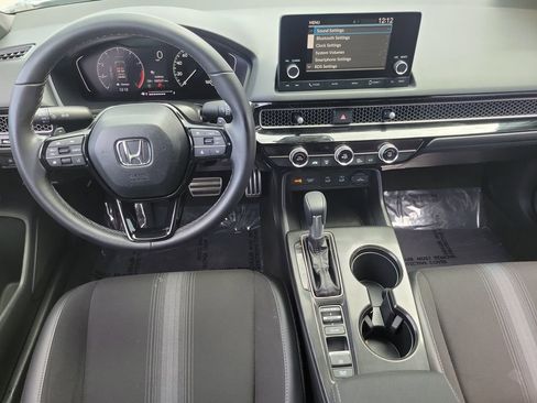 Used 2025 Honda Civic Sport image 4
