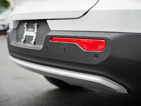 Certified 2025 Volvo XC40 B5 Ultra w/ Climate Package image 8