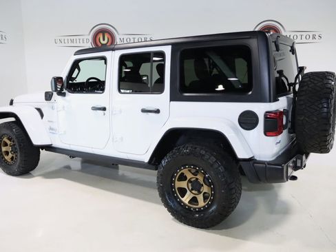 Used 2021 Jeep Wrangler Unlimited Sahara w/ Dual Top Group AWD/4WD image 3