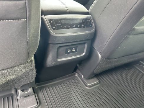 Used 2022 Nissan Pathfinder SV image 25