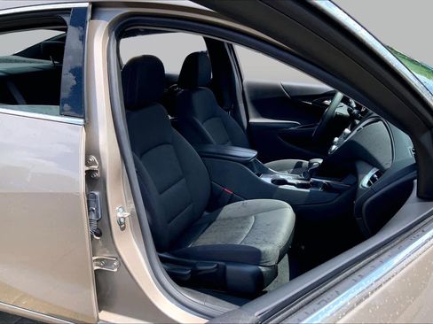 Used 2024 Chevrolet Malibu LT FWD image 9