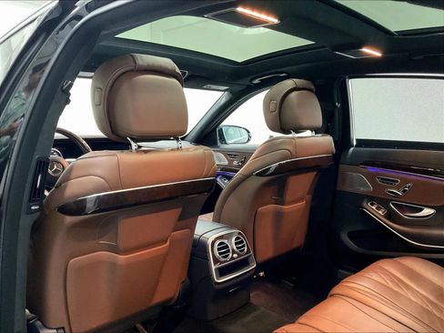 Used 2018 Mercedes-Benz S 560 4MATIC Sedan image 44
