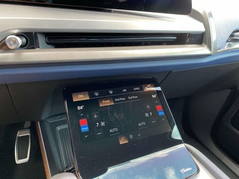 New 2026 Cadillac Vistiq Premium Luxury image 17