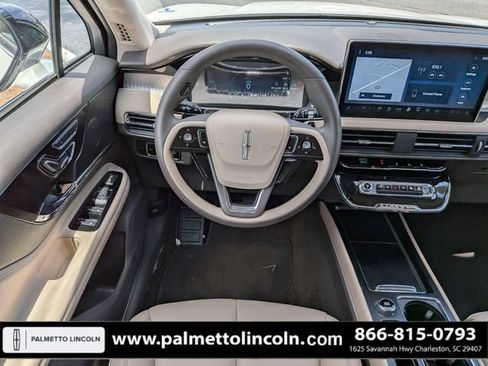 Used 2023 Lincoln Corsair FWD image 17