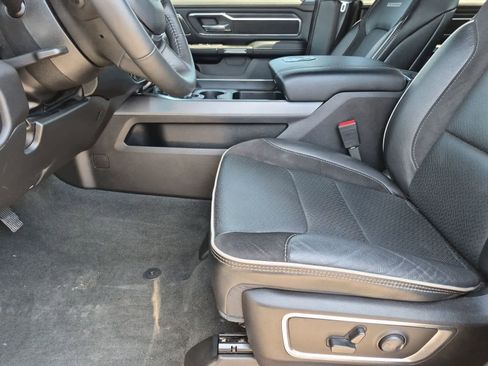 Used 2024 RAM 1500 Laramie AWD/4WD image 17