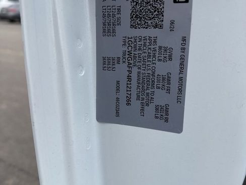 Used 2024 Chevrolet Express 2500 Work Van w/ Driver Convenience Package image 32