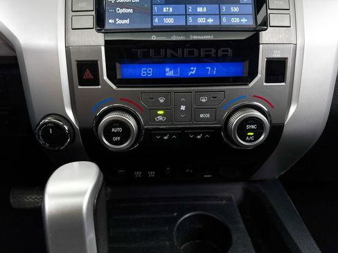 Used 2020 Toyota Tundra Limited w/ Limited Premium Package AWD/4WD image 20