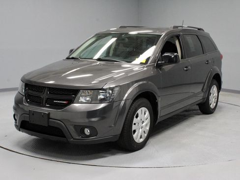 Used 2019 Dodge Journey SE w/ Connectivity Group FWD image 5