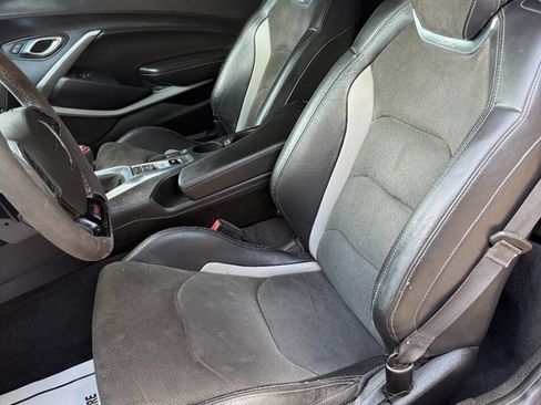 Used 2018 Chevrolet Camaro SS RWD image 13