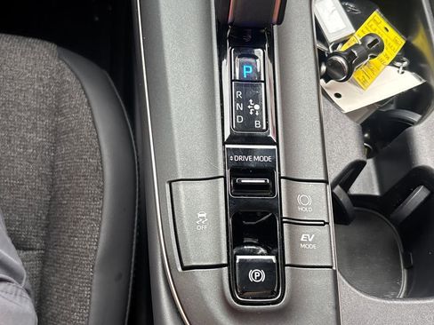 Used 2023 Toyota Crown AWD/4WD image 16
