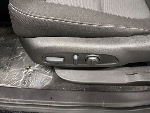 New 2025 Chevrolet Blazer LT w/ Midnight/Sport Edition image 21