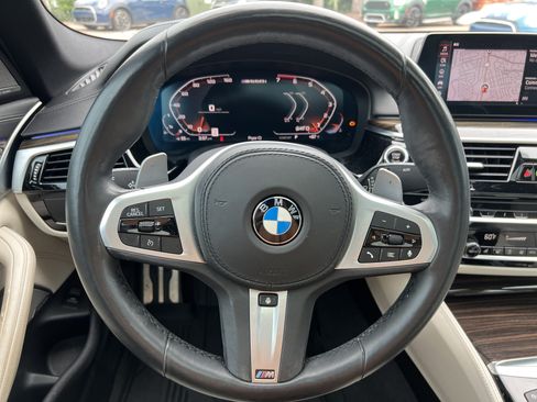 Used 2020 BMW M550i xDrive w/ Executive Package AWD/4WD image 18