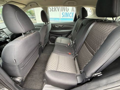 Used 2017 Nissan Rogue S AWD/4WD image 9