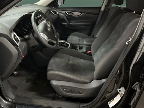 Used 2016 Nissan Rogue SV image 12