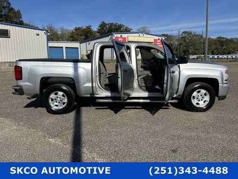 Used 2018 Chevrolet Silverado 1500 Custom w/ Custom Value Package image 33