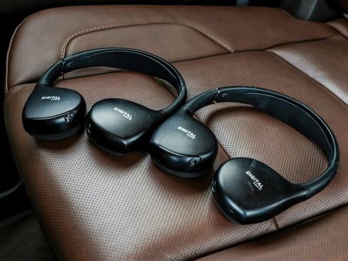 Used 2019 Chevrolet Suburban Premier image 39