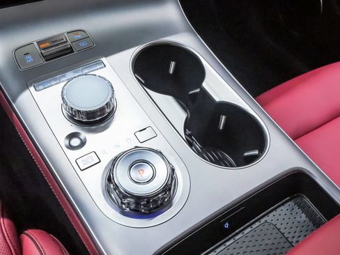 Certified 2026 Genesis GV70 3.5T Sport Advanced AWD/4WD image 18
