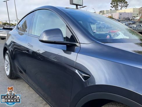 Used 2024 Tesla Model Y Long Range AWD/4WD image 79