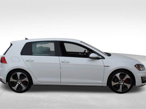 Used 2016 Volkswagen Golf S image 5