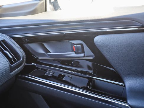 Used 2023 Toyota bZ4X Limited image 21