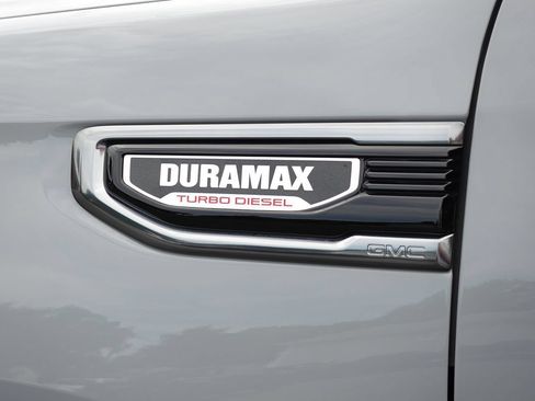 Used 2025 GMC Sierra 1500 AT4 w/ Technology Package AWD/4WD image 16