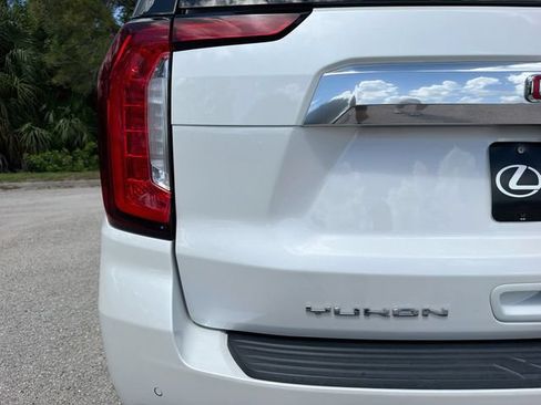 Used 2022 GMC Yukon Denali AWD/4WD image 10