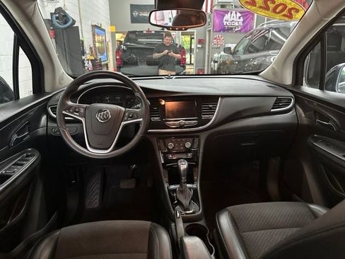 Used 2022 Buick Encore Preferred FWD image 16