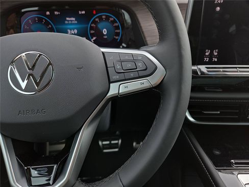 New 2026 Volkswagen Atlas SEL Premium R-Line AWD/4WD image 16