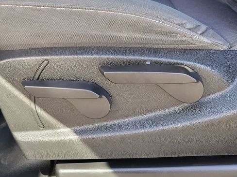 Used 2018 Chevrolet Silverado 1500 LT image 16