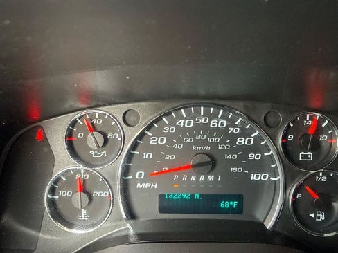 Used 2019 Chevrolet Express 3500 w/ Power Convenience Package RWD image 15