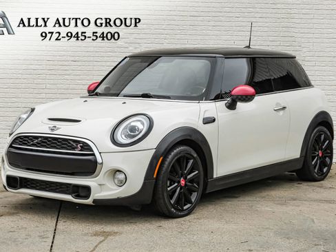 Used 2019 MINI Cooper S w/ Premium Package image 1