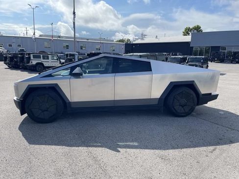 Used 2024 Tesla Cybertruck AWD Crew Cab image 6