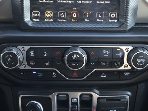 Used 2023 Jeep Wrangler Unlimited w/ Cold Weather Group image 17