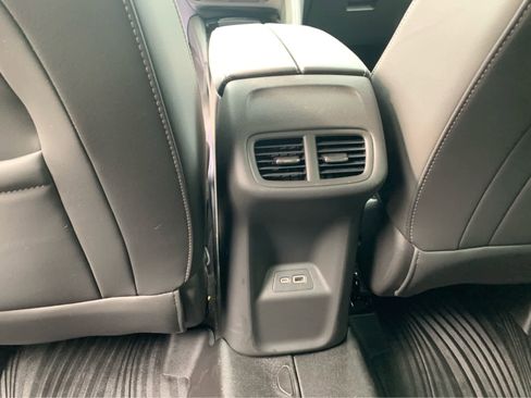 Used 2023 Buick Envision Essence image 24