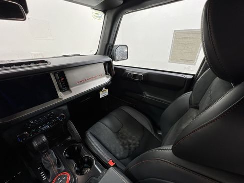 Used 2024 Ford Bronco Raptor w/ Interior Carbon Fiber Pack 6 AWD/4WD image 15