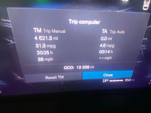 Used 2025 Volvo XC40 B5 Plus image 17