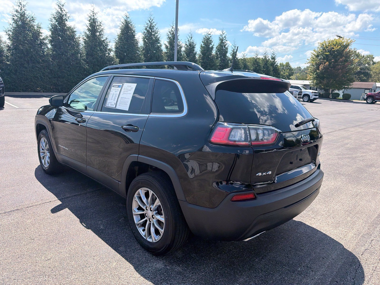 Used 2022 Jeep Cherokee Latitude Lux AWD/4WD image 3