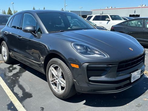 Used 2022 Porsche Macan AWD/4WD image 3