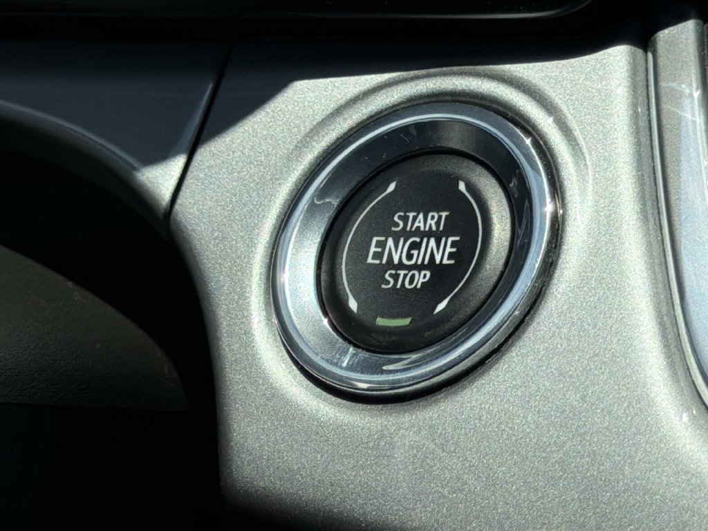 Used 2024 Chevrolet Trax LT w/ Driver Confidence Package FWD image 18